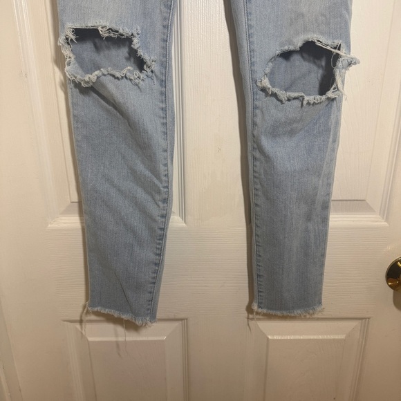 Frame Denim Le Skinny De Jeanne Crop in Honeywood Distressing Frayed Hem - Picture 3 of 12